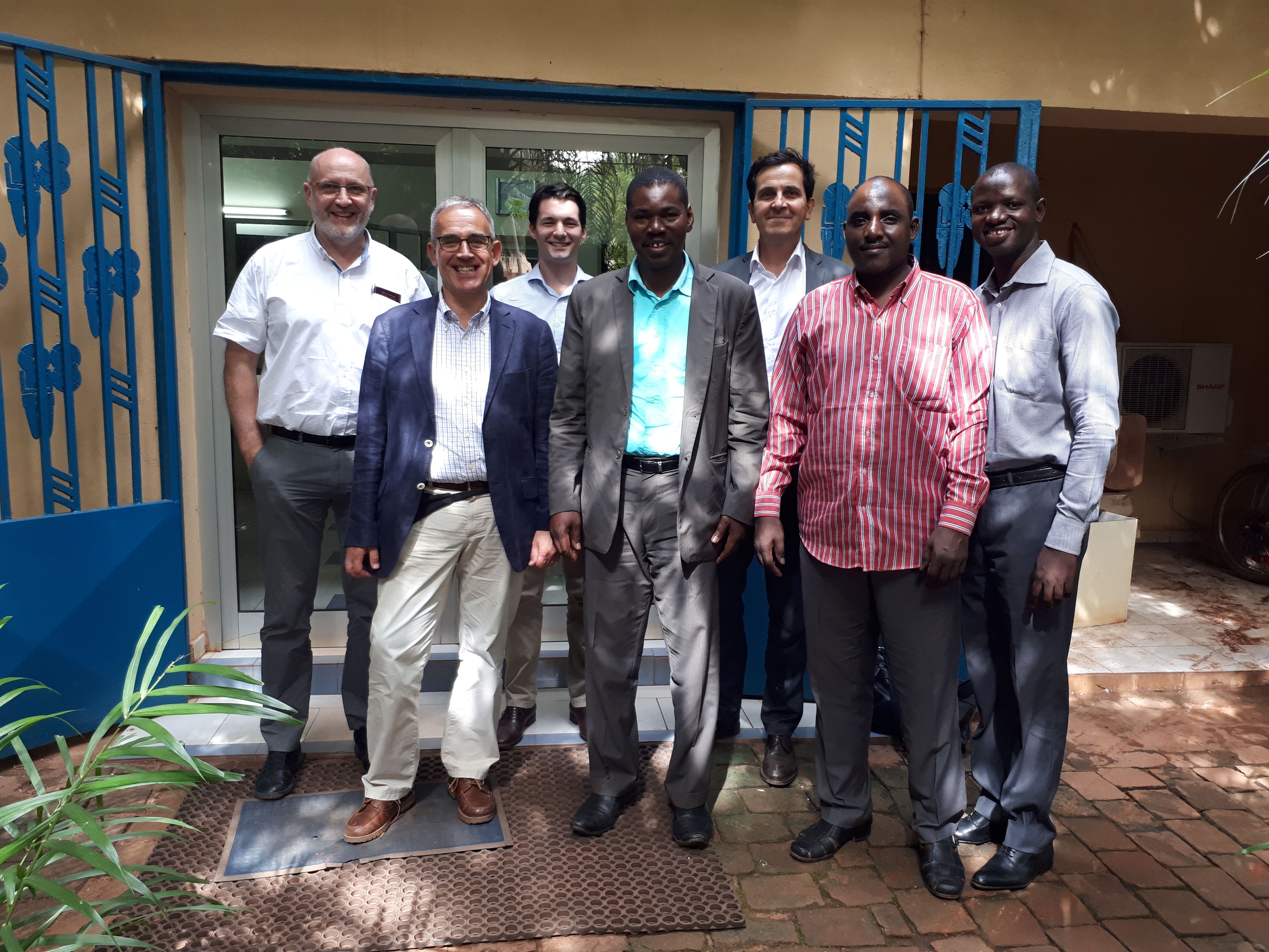 From left to rignt: Thierry BARBOTTE (UDUMA), Arco VAN DER TOORN (AQUA FOR ALL), Nicolaas VAN DER WILK (UDUMA), Bourama TRAORE (BERE CONSULTING), Lionel CORMIER (DEMETER PARTNERS), Abdoul ABDOU (SNV-MALI) and Emmanuel DIARRA (AKVO-MALI).